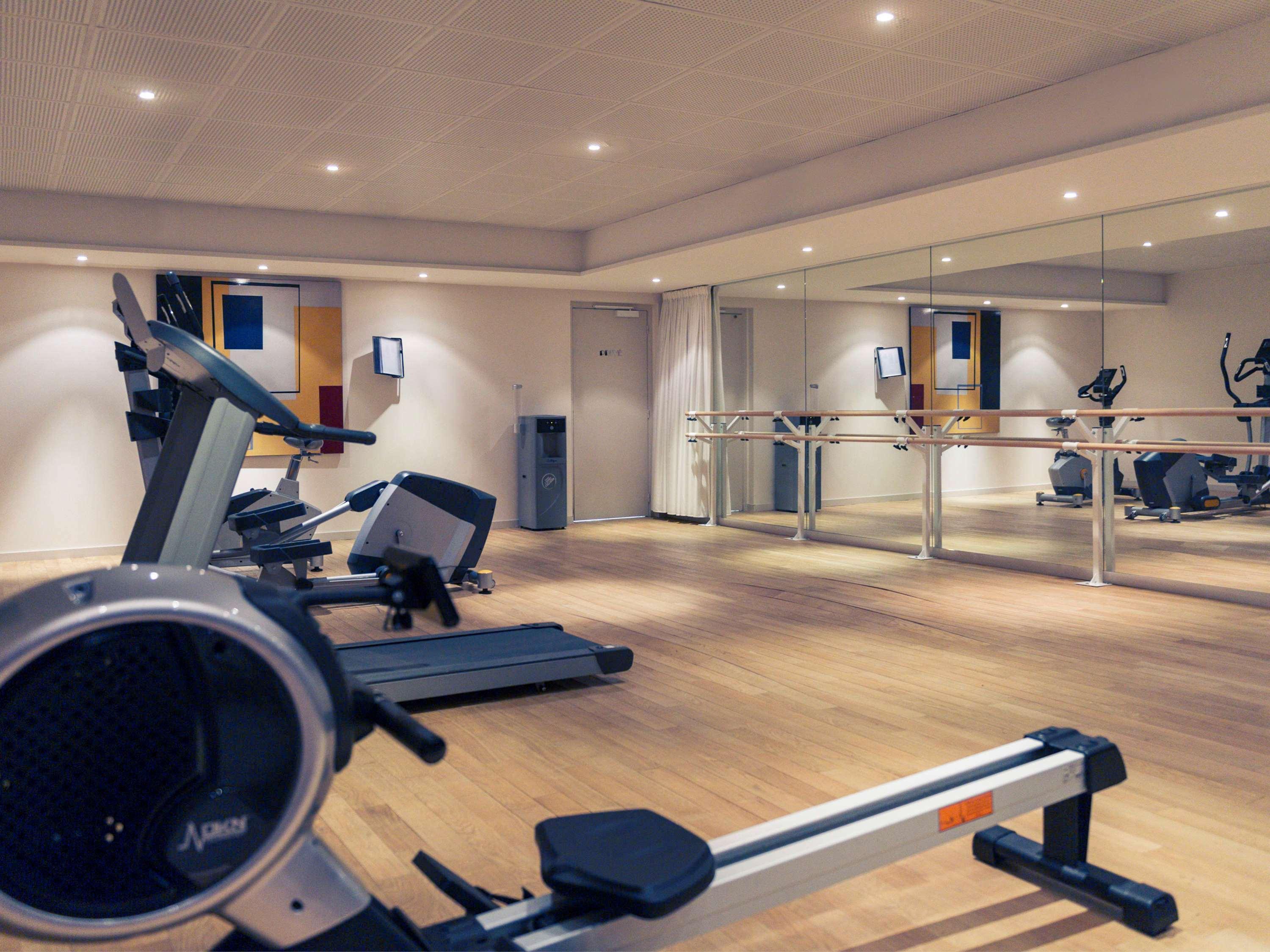 Mercure Maurepas Saint Quentin Bagian luar foto