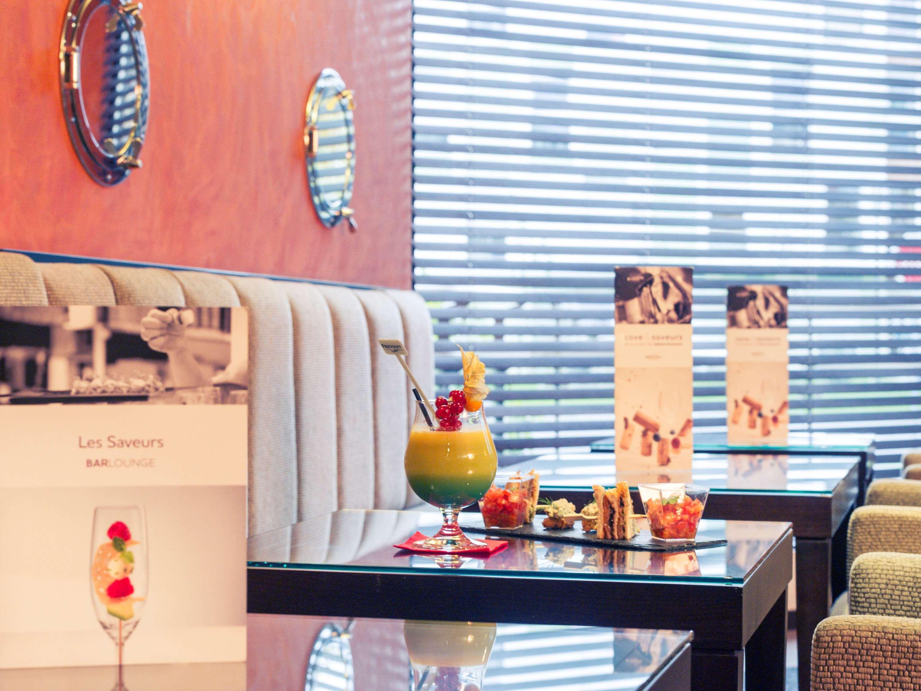 Mercure Maurepas Saint Quentin Bagian luar foto