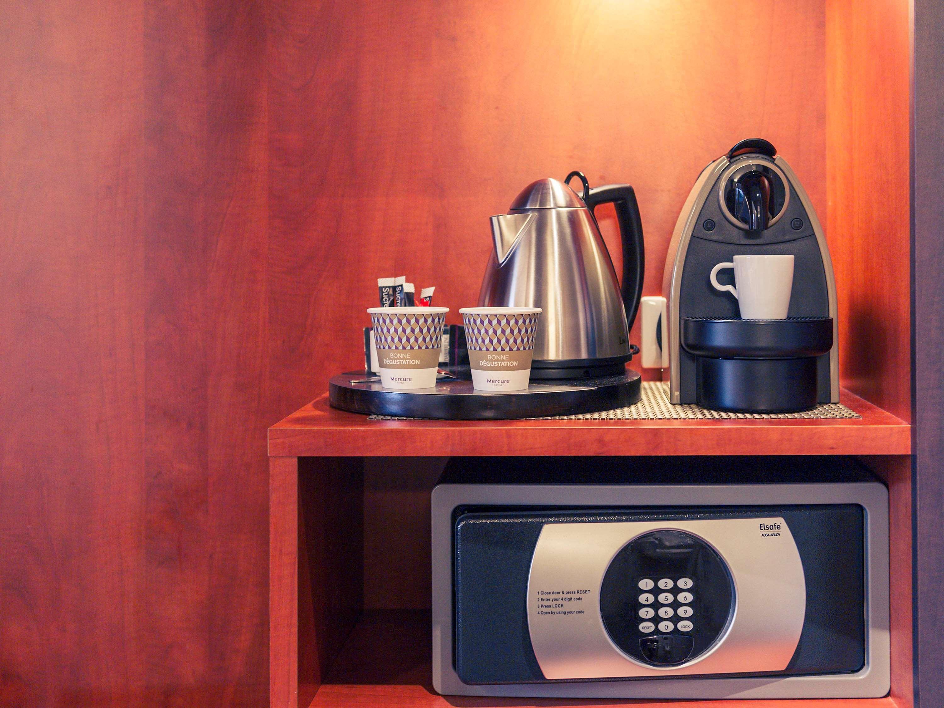 Mercure Maurepas Saint Quentin Bagian luar foto