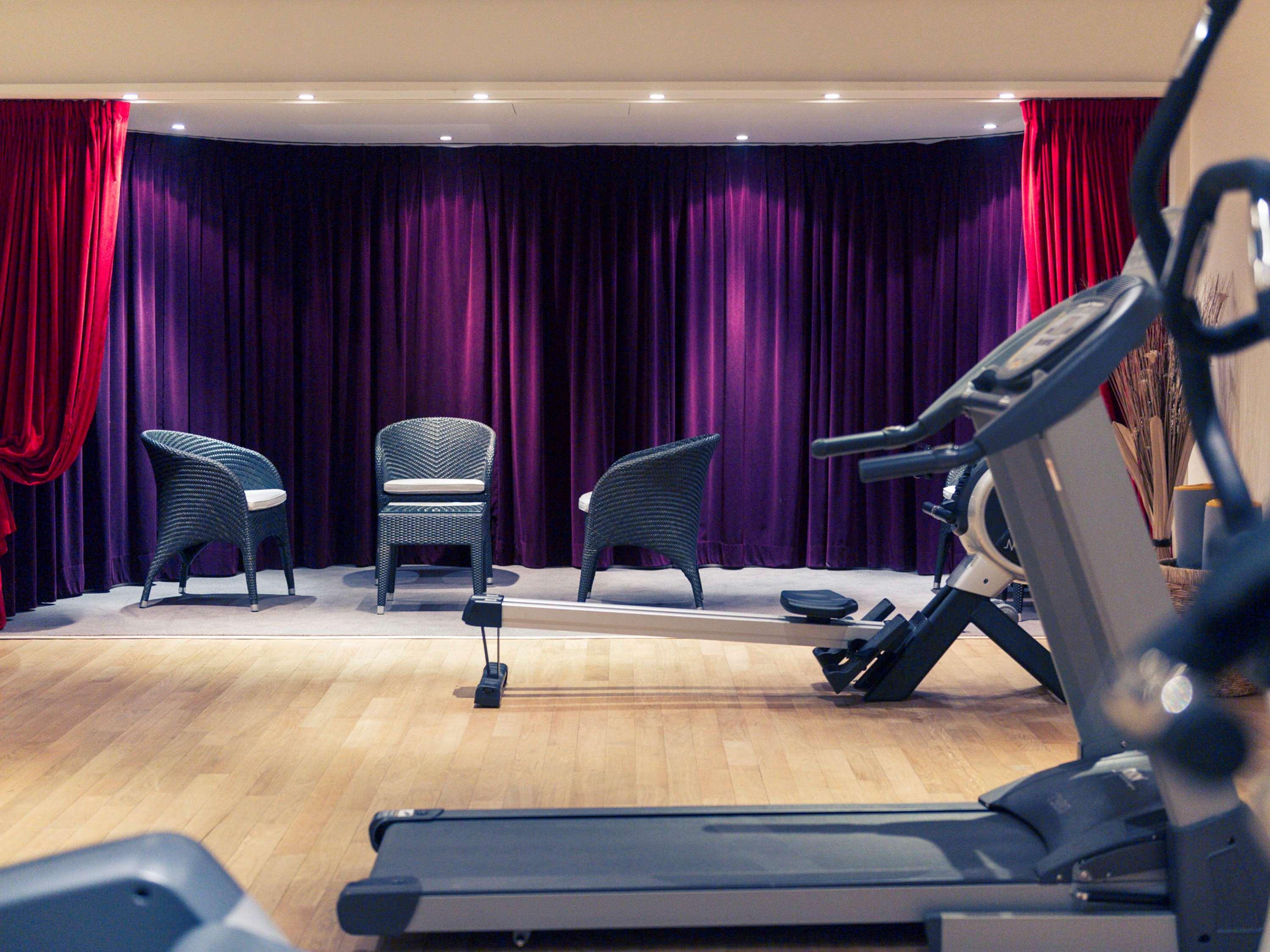 Mercure Maurepas Saint Quentin Bagian luar foto