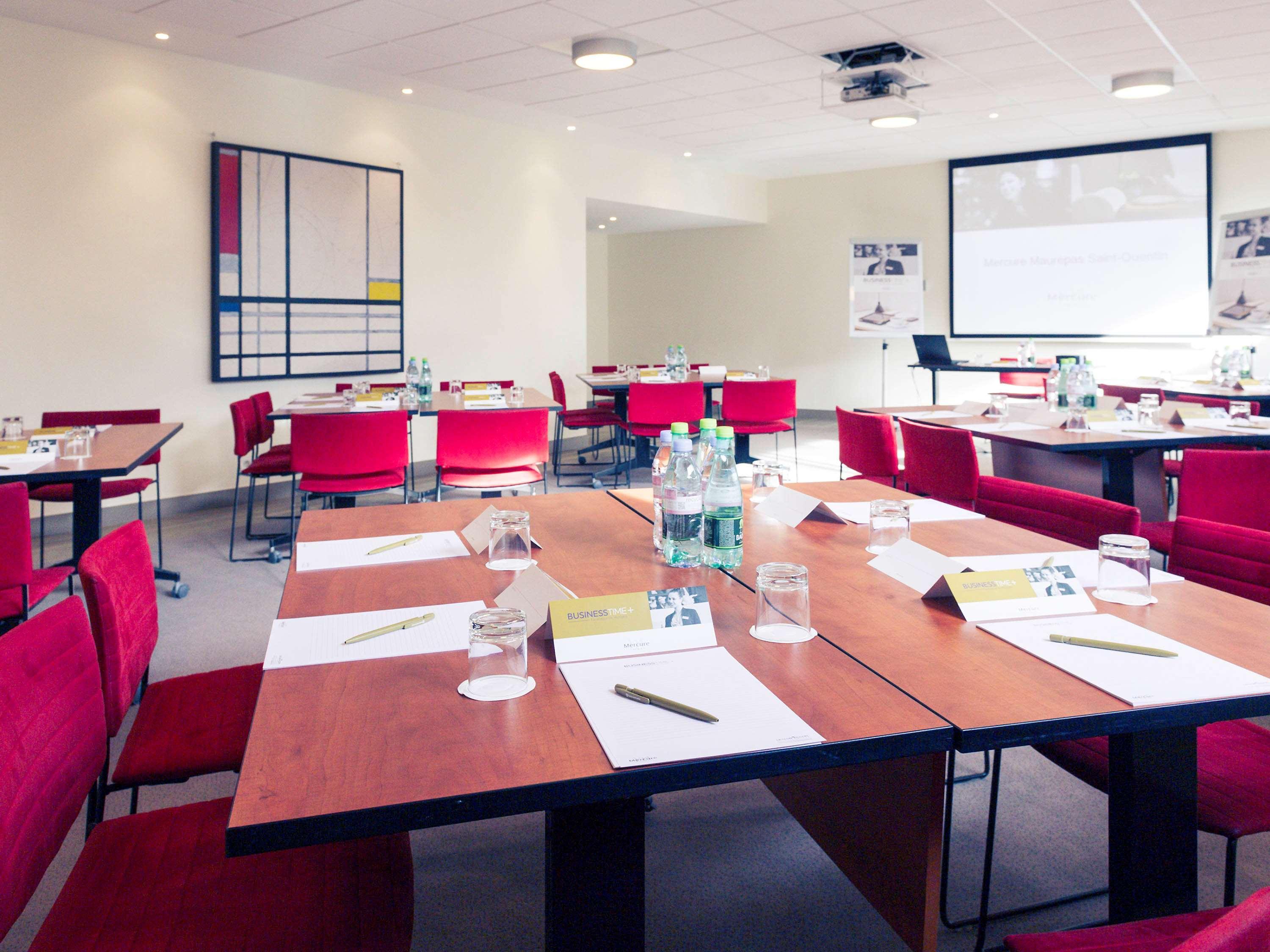 Mercure Maurepas Saint Quentin Bagian luar foto