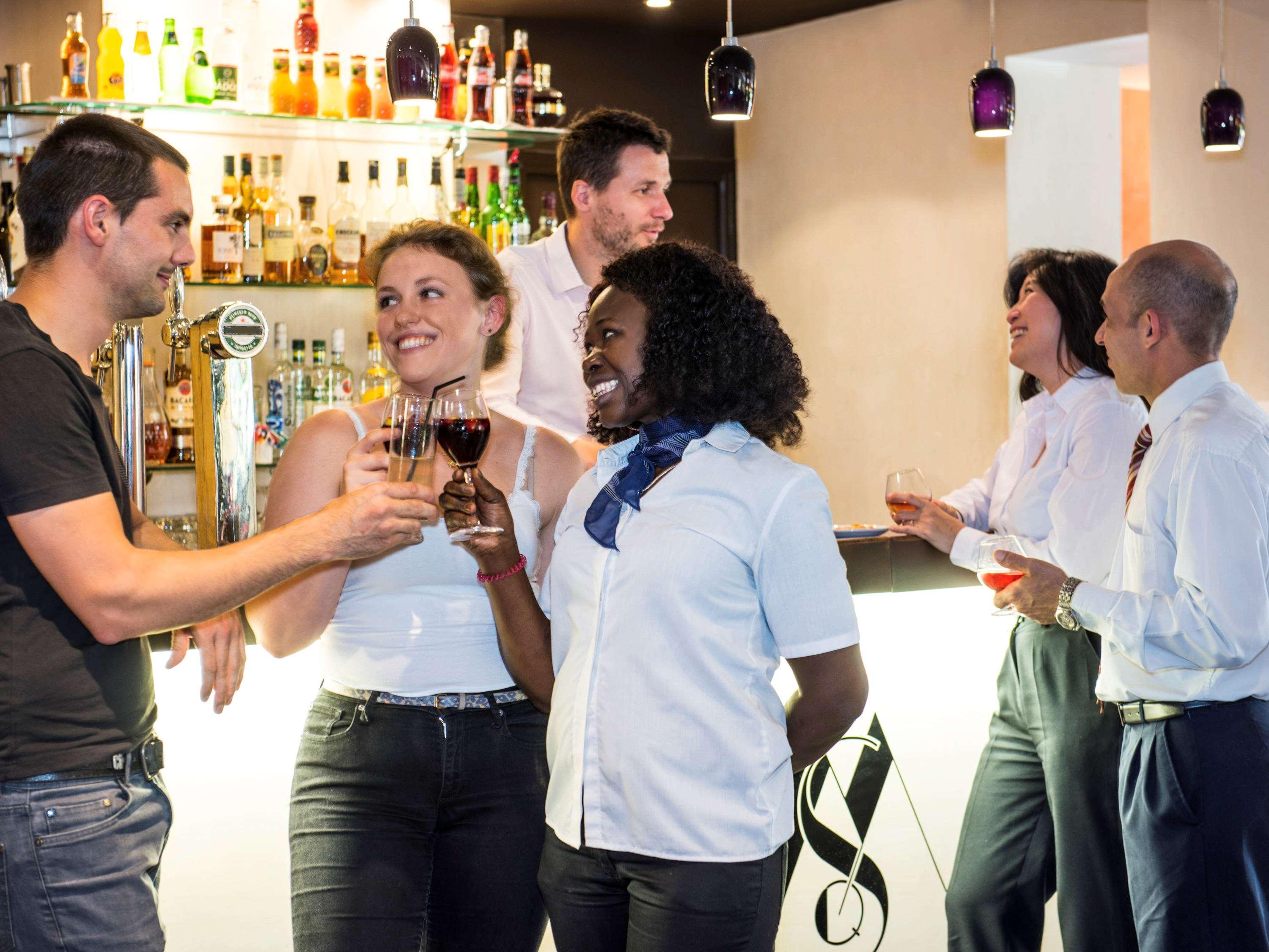 Mercure Maurepas Saint Quentin Bagian luar foto