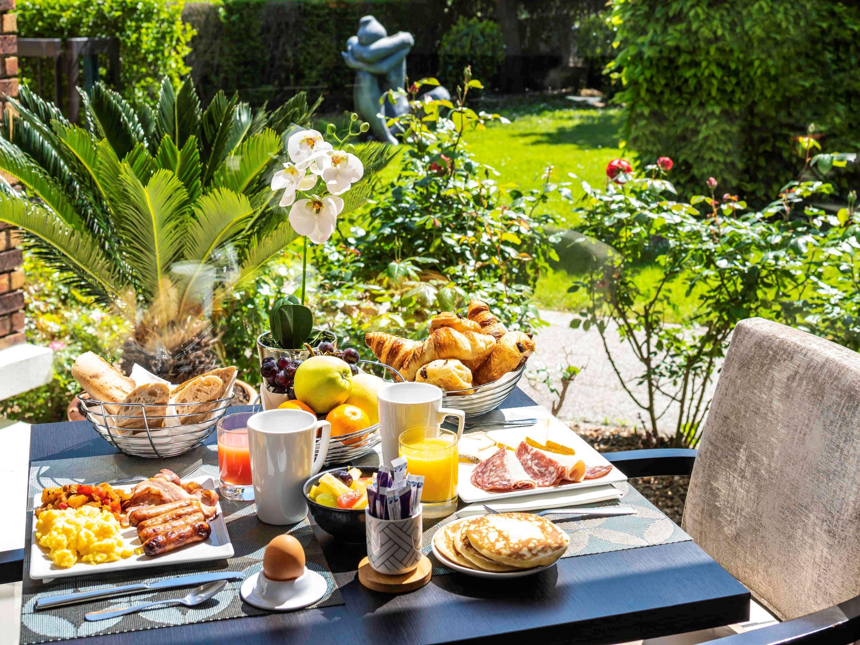 Mercure Maurepas Saint Quentin Bagian luar foto