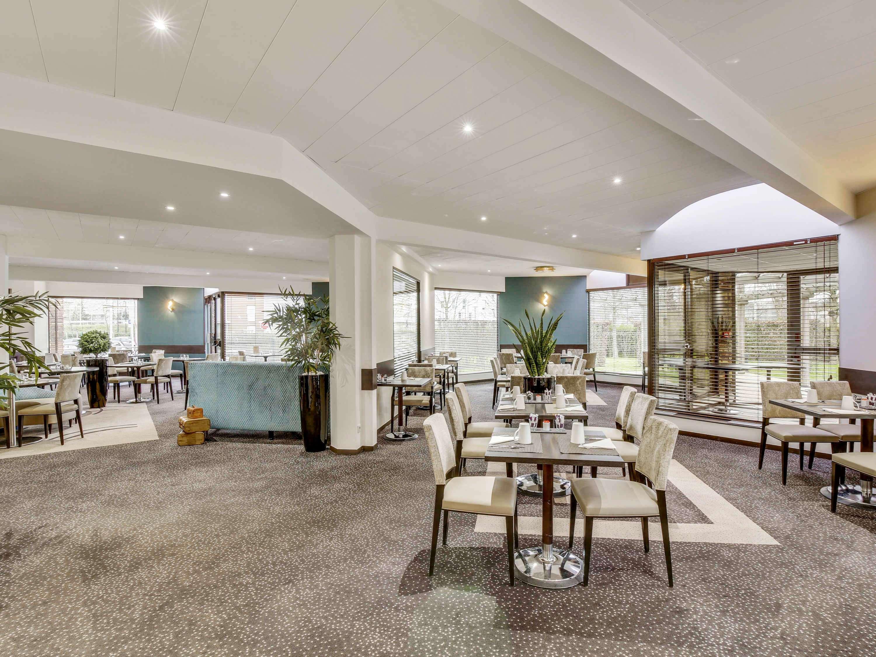 Mercure Maurepas Saint Quentin Bagian luar foto