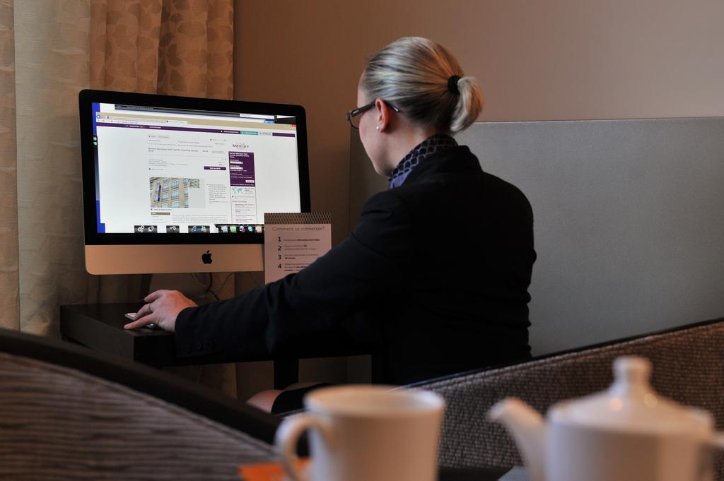 Mercure Maurepas Saint Quentin Bagian luar foto