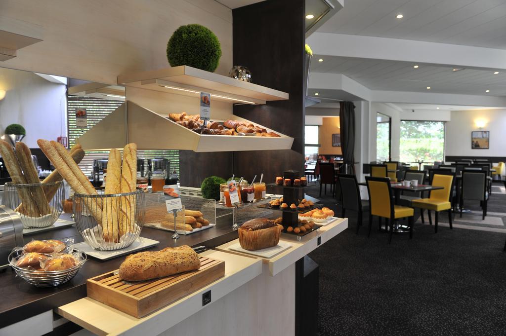 Mercure Maurepas Saint Quentin Bagian luar foto