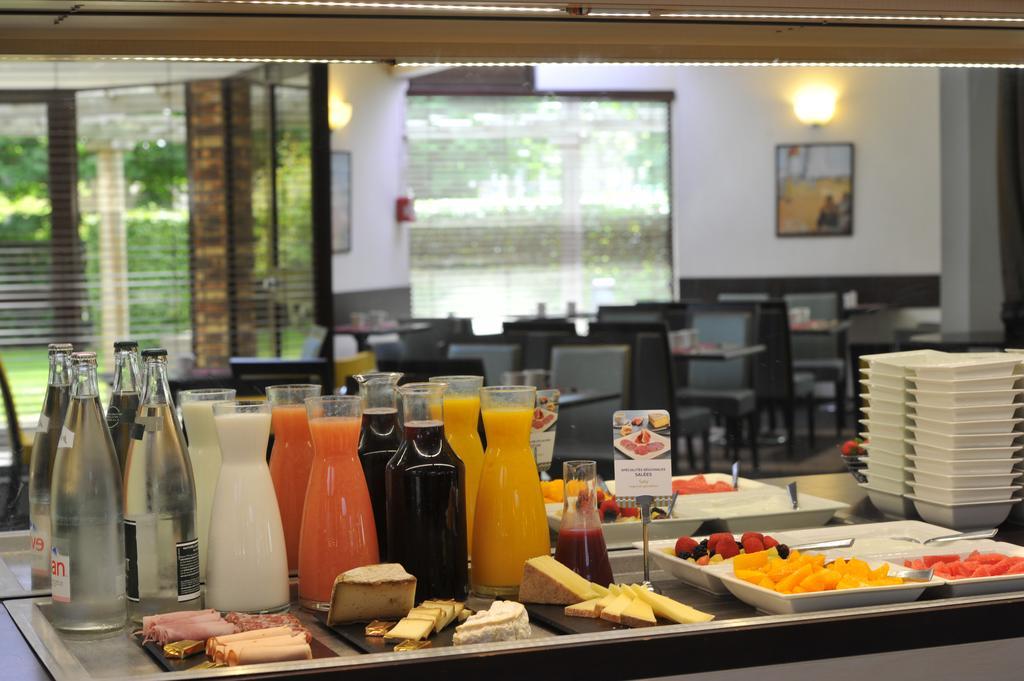 Mercure Maurepas Saint Quentin Bagian luar foto