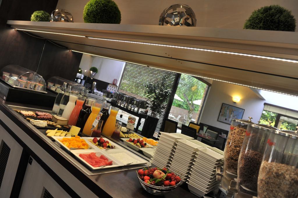 Mercure Maurepas Saint Quentin Bagian luar foto